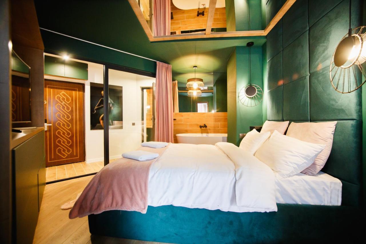 Green Velvet City Retreat Орадя Екстер'єр фото
